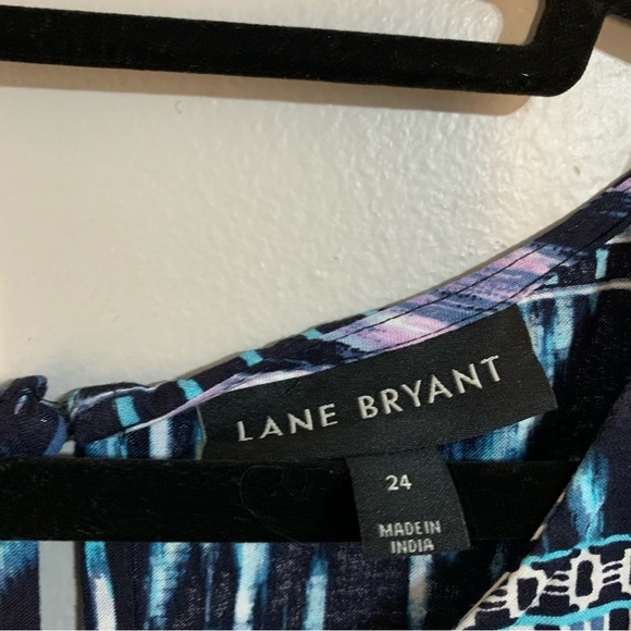 Lane Bryant Aztec‎ geo print cap sleeve blouse. Size 24 - Picture 3 of 9